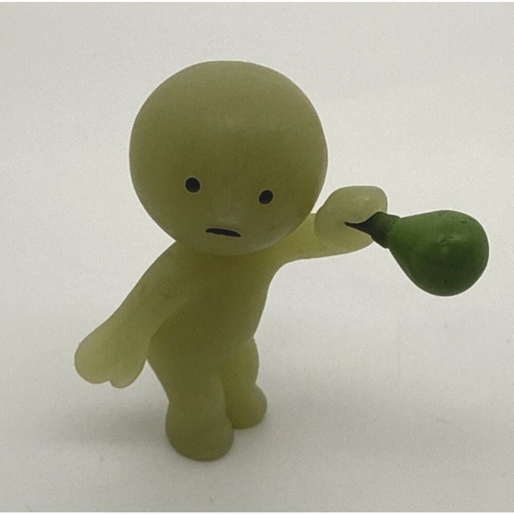 Smiski Sunday Series Blowing Bubbles Glow in the Dark Figure